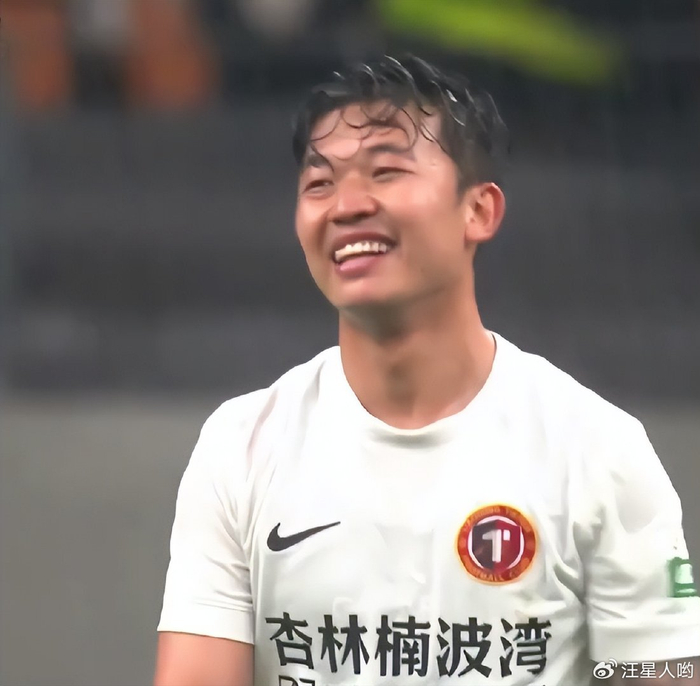 bsport-0-1！辽宁铁人踢的“太憋屈”，主力外援被直红罚下，遭遇两连败|重庆队|重庆铜梁龙|中超|辽宁队|任意球_新浪体育_新浪新闻